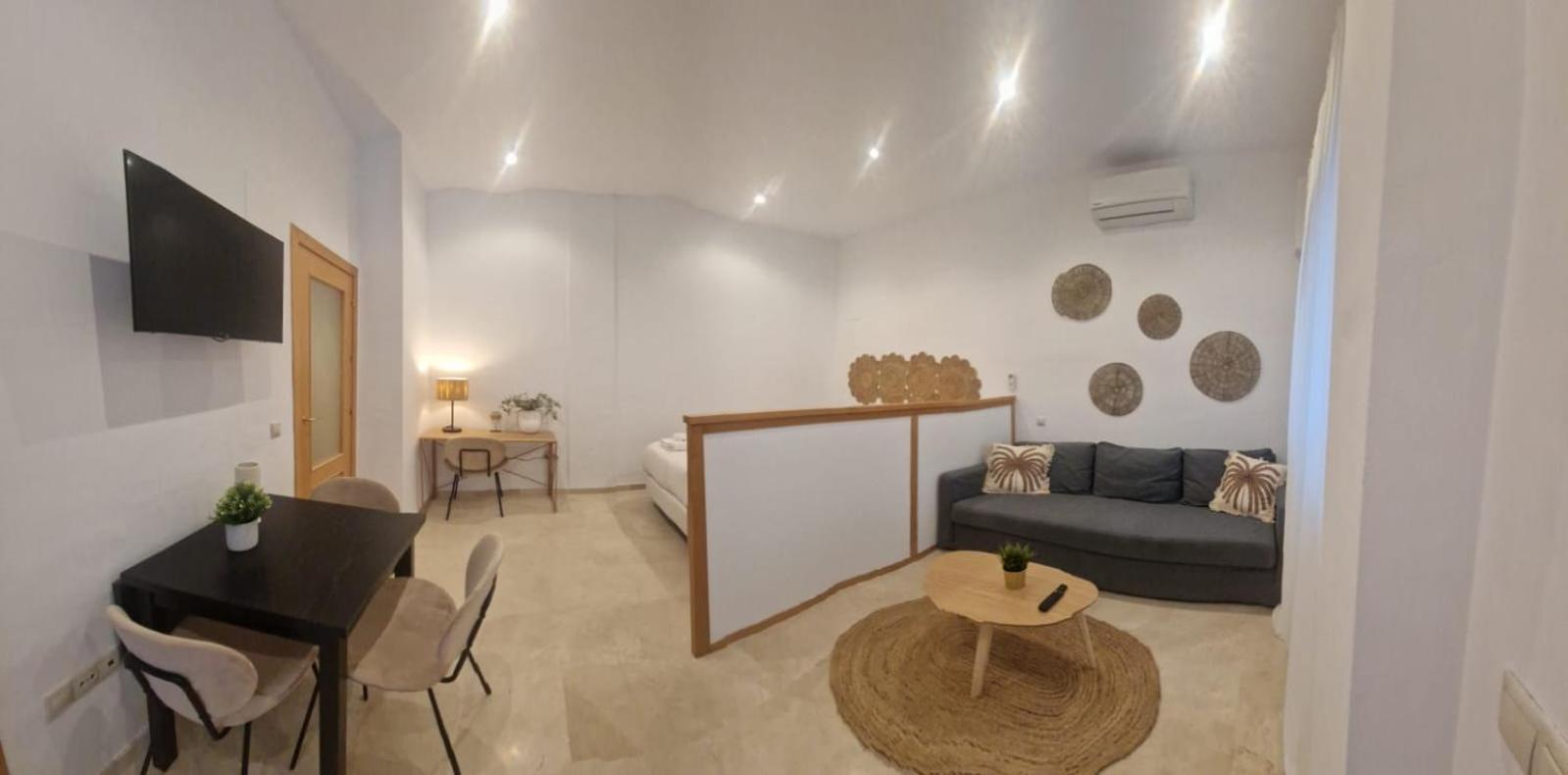 Isg Apartments Estudio En La Alameda 2 Siviglia Esterno foto