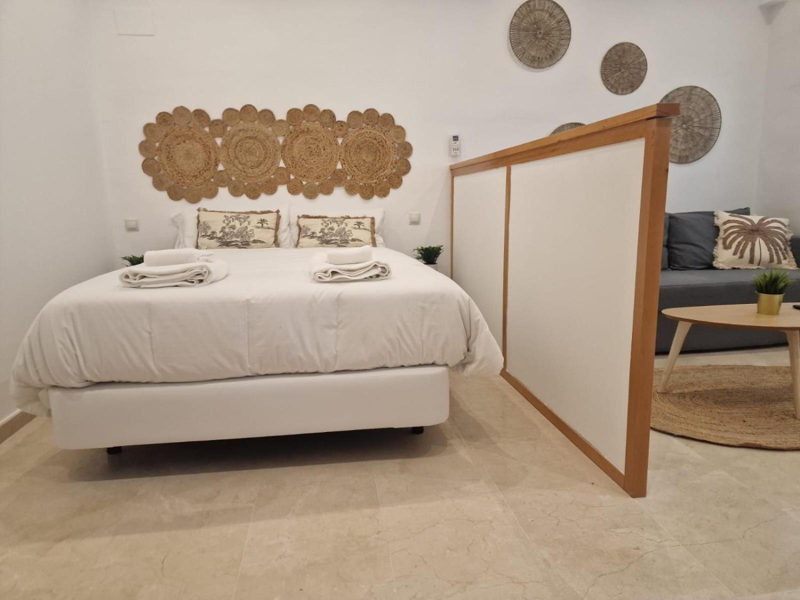 Isg Apartments Estudio En La Alameda 2 Siviglia Esterno foto